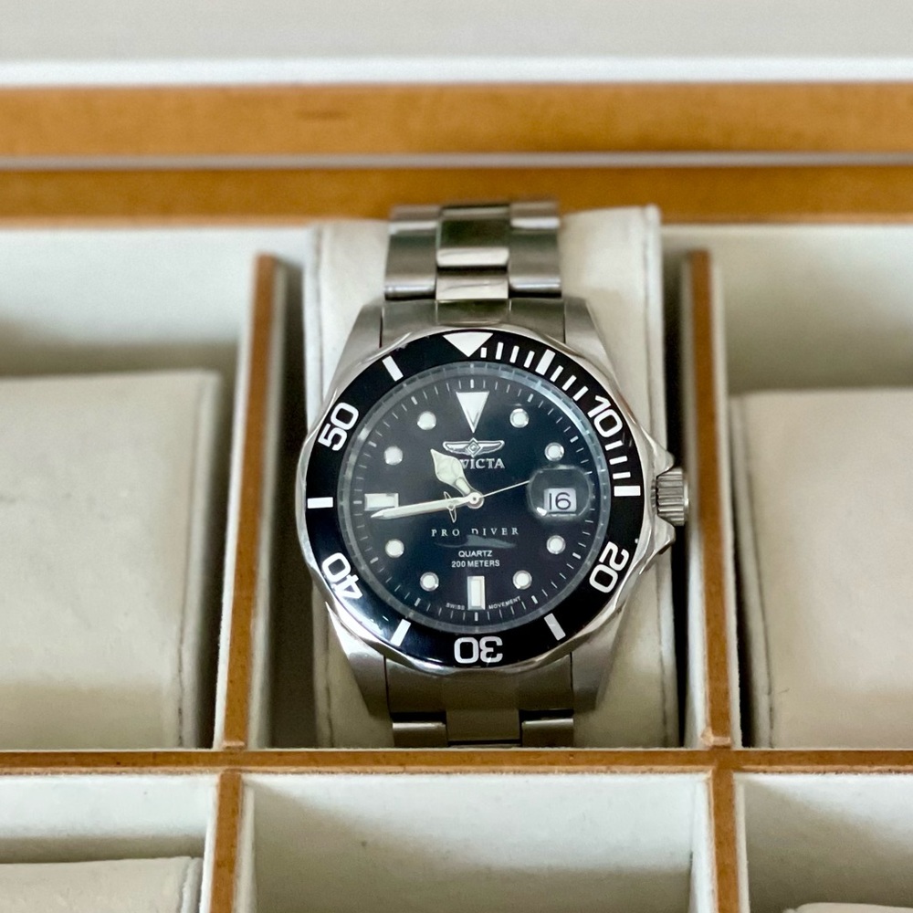 Invicta men’s pro diver watch.